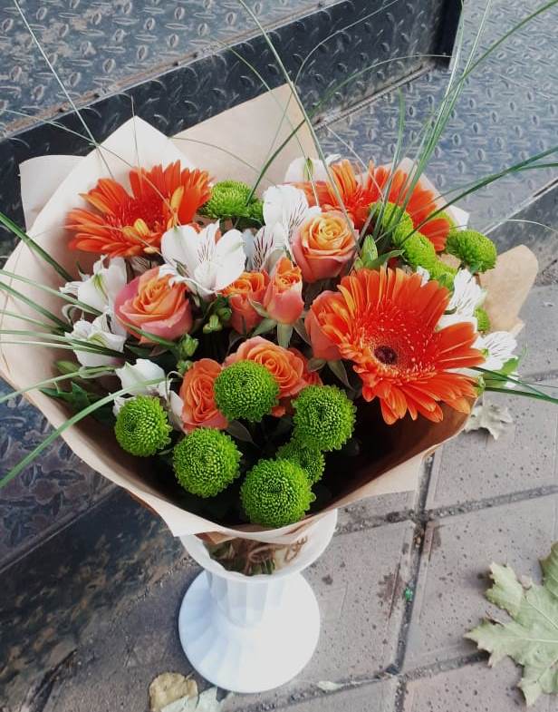 Букет цветов из: Герберы, Хризантемы, Альстромерии и Розы в Жуков