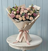 Букет цветов из:  Розы и Лизиантусы в Жуков