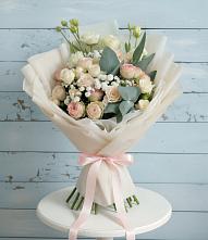 Букет цветов из:  Розы и Лизиантусы в Жуков