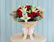 Букет цветов из:  Лилии и Розы в Жуков