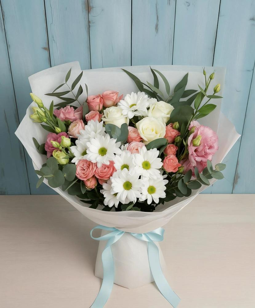 Букет цветов из: Розы, Лизиантусы и Хризантемы в Жуков