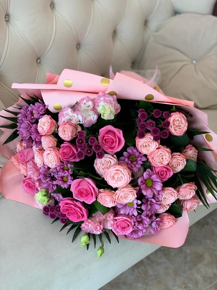 Букет цветов из: Хризантемы, Розы и Лизиантусы в Жуков