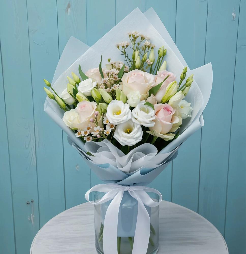 Букет цветов из: Розы и Лизиантусы в Жуков