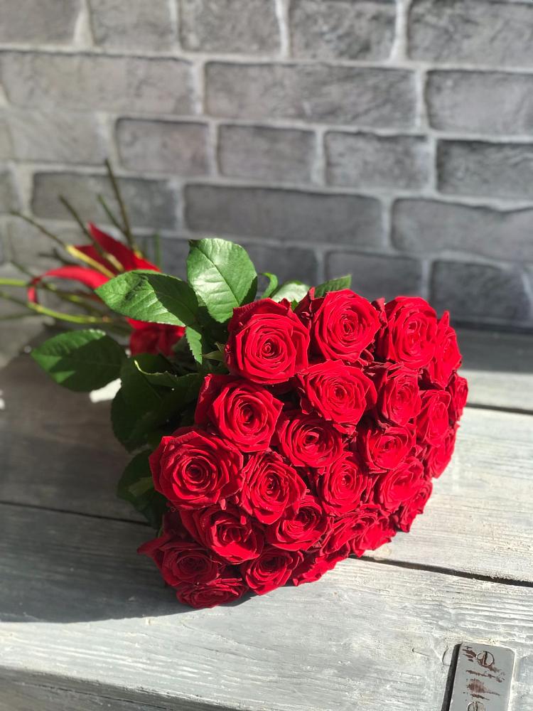 Букет Красные розы Фридом в Жуков