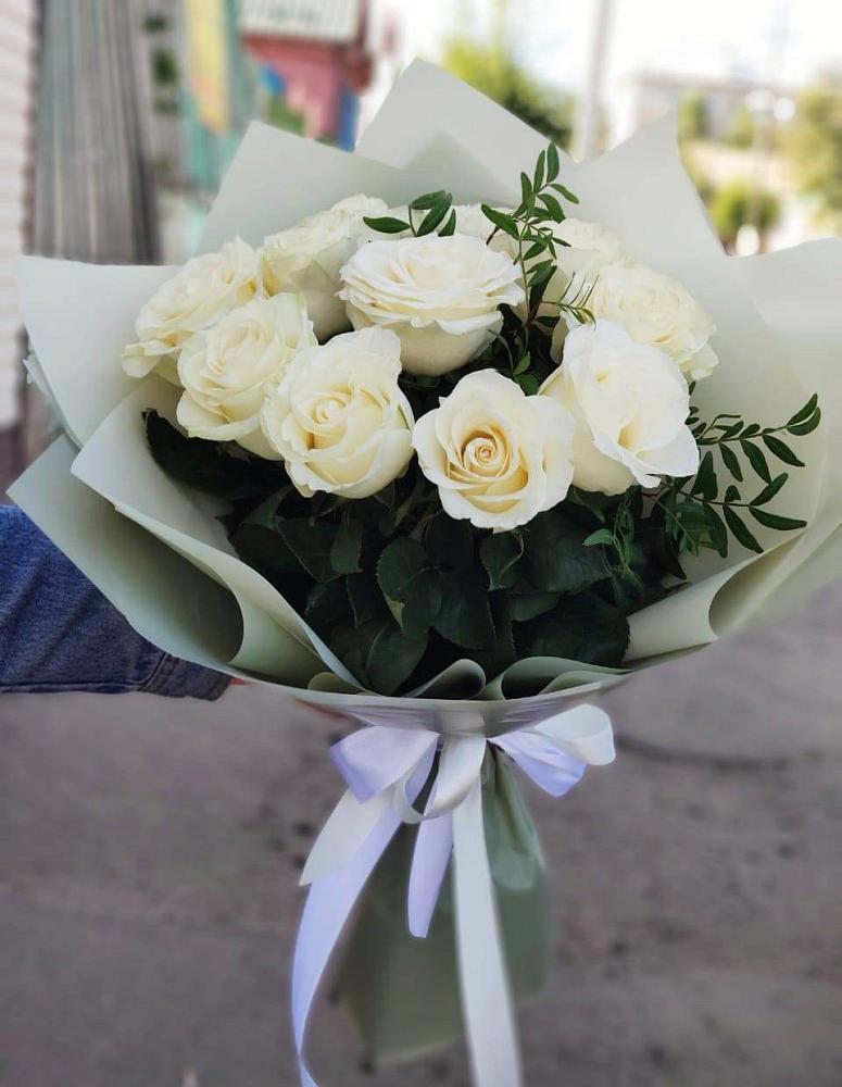 Букет Белые розы Проуд в Жуков