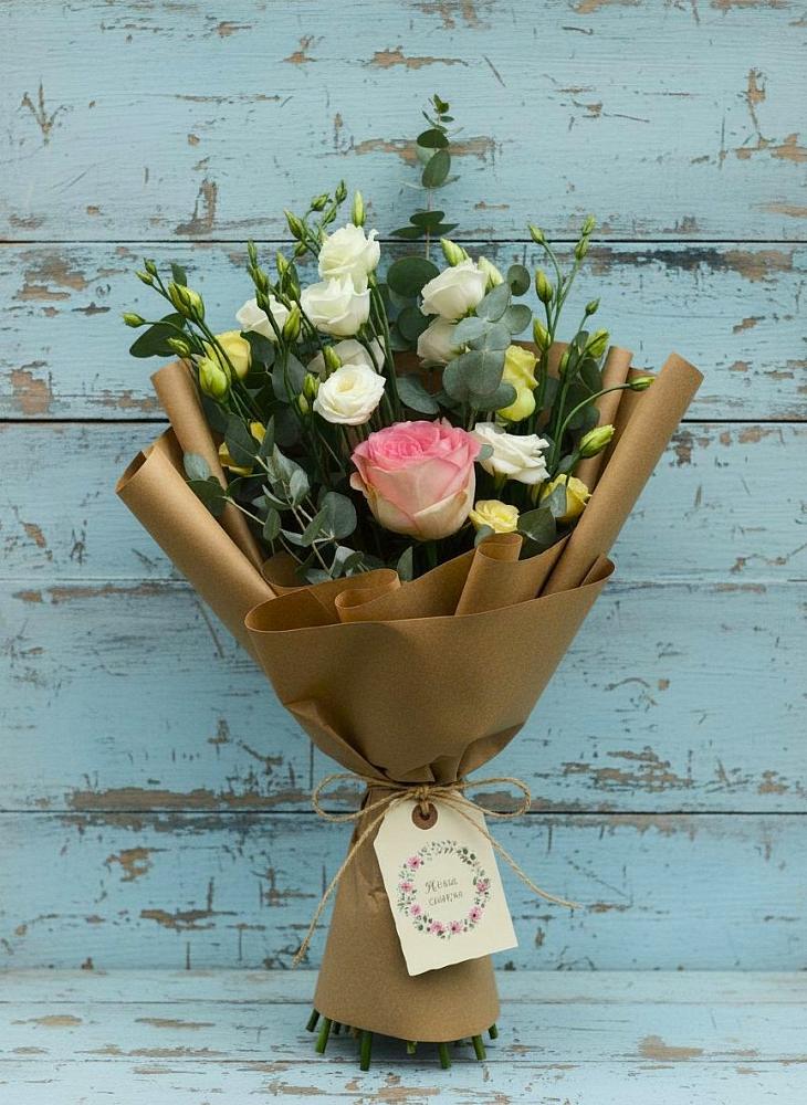 Букет цветов из: Розы и Лизиантусы в Жуков