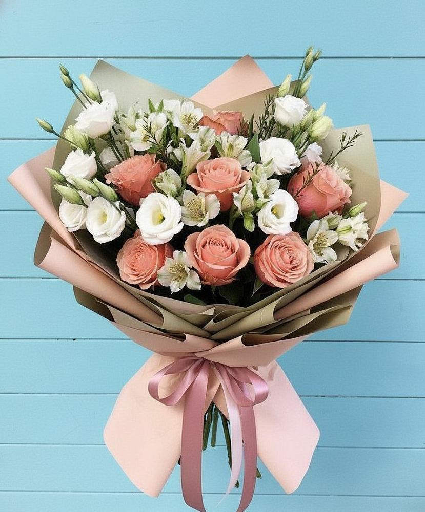 Букет цветов из: Розы, Альстромерии и Лизиантусы в Жуков