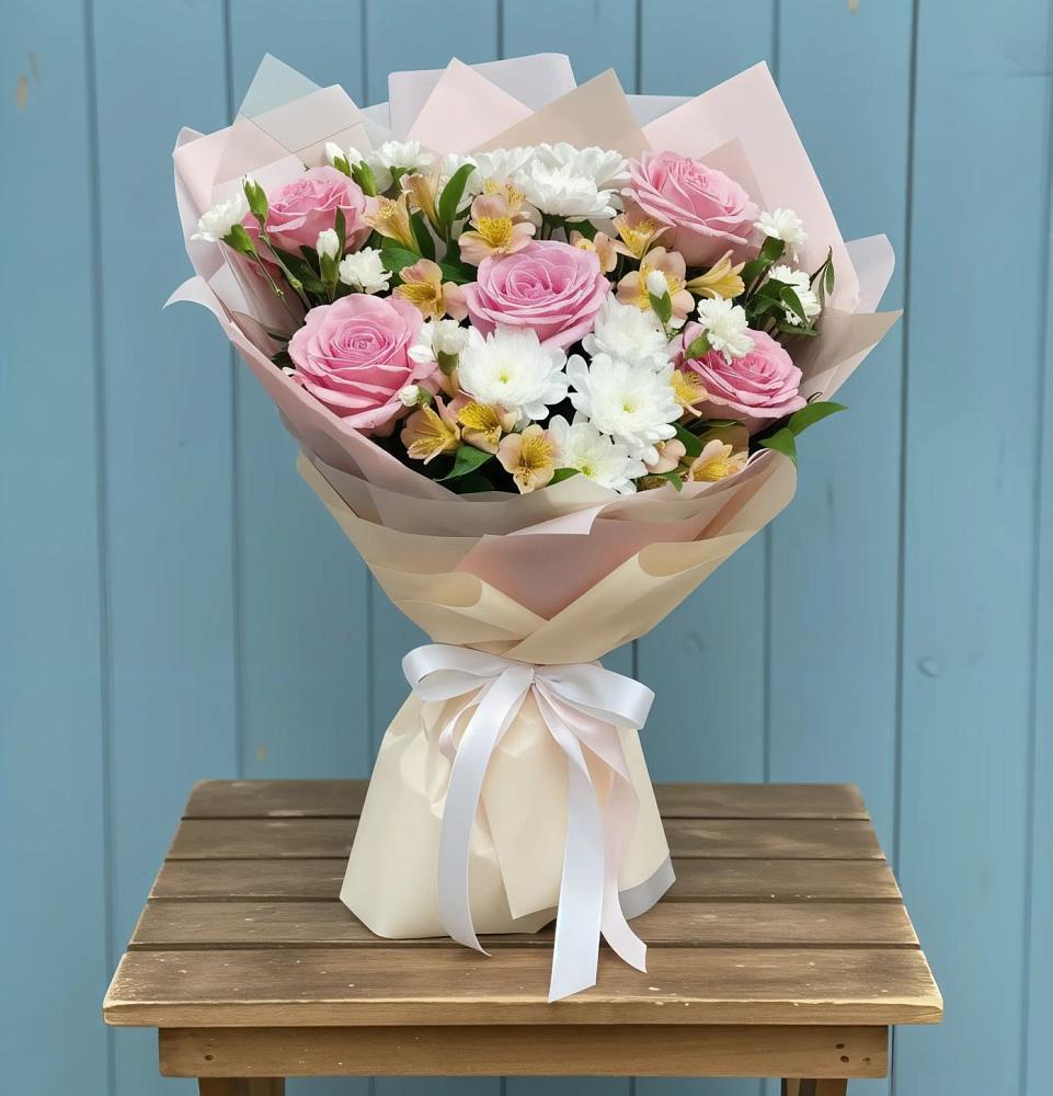 Букет цветов из: Гвоздики, Орхидеи и Розы в Жуков