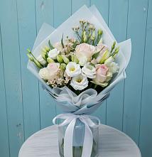 Букет цветов из:  Розы и Лизиантусы в Жуков