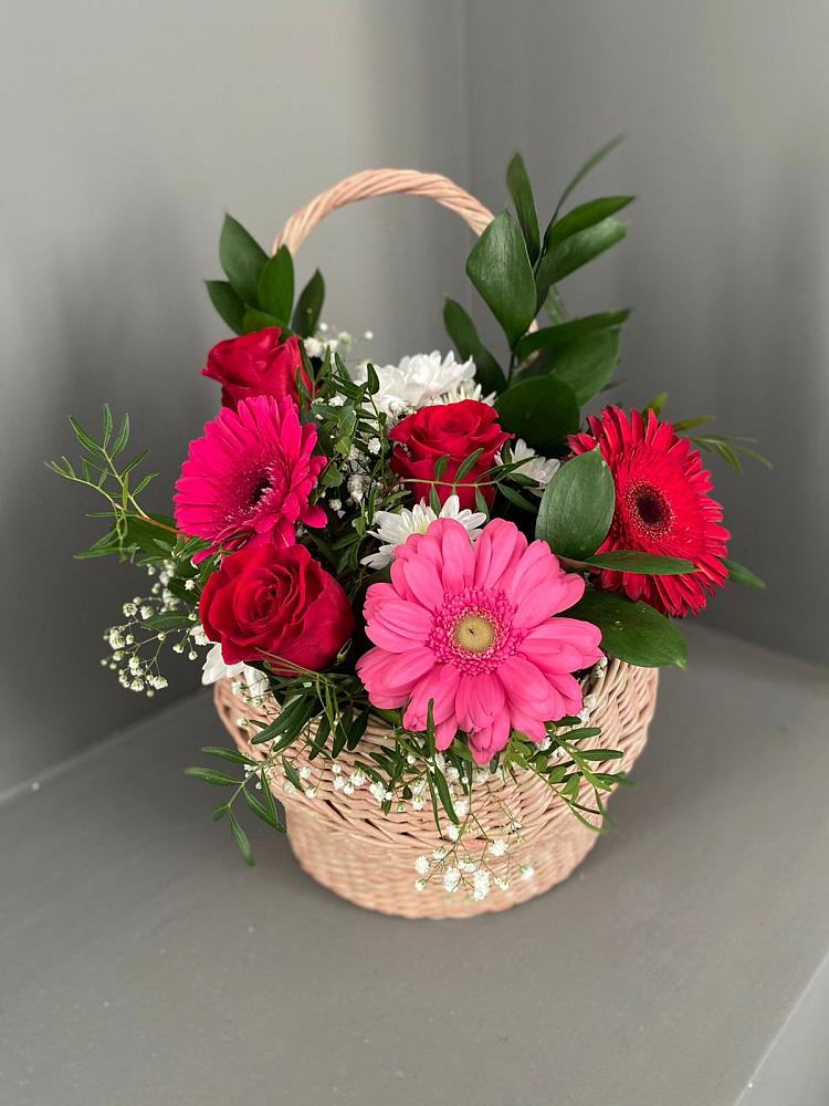 Цветочная композиция из Розы, Хризантемы и Герберы в корзине в Жуков