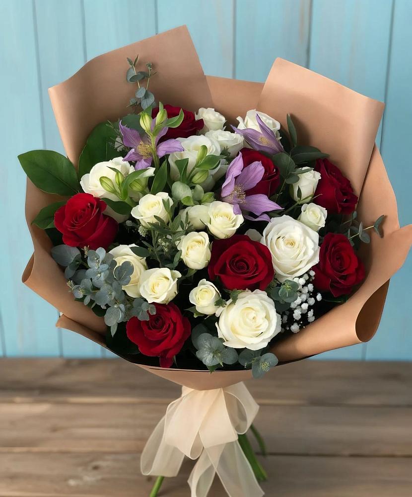 Букет цветов из: Розы и Альстромерии в Жуков