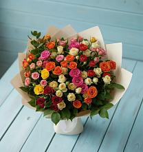 Букет Микс из разноцветных кустовых роз в Жуков
