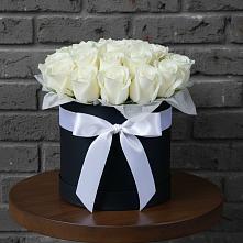 Цветочная композиция из Розы в шляпной коробке в Жуков