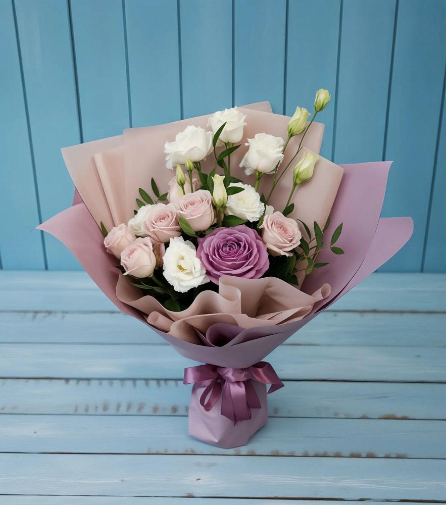 Букет цветов из: Розы и Лизиантусы в Жуков